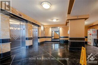 245 Kent St in Ottawa, ON - Building Photo - Building Photo