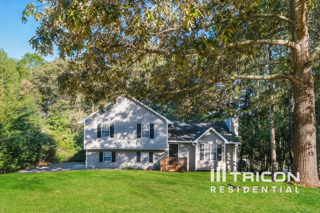 4684 Woodglen Ct in Douglasville, GA - Building Photo