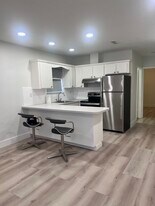 1214 SW 30th Pl, Unit 1214 in Miami, FL - Building Photo