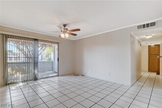 5216 Mandalay Springs Dr in Las Vegas, NV - Building Photo - Building Photo