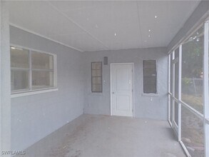 2627 St Charles St in Ft. Myers, FL - Building Photo - Building Photo