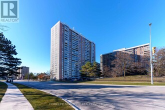 18-2318 Knightsbridge Rd in Brampton, ON - Building Photo - Building Photo
