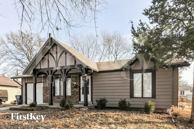 2740 Sherwood Dr in Florissant, MO - Building Photo - Building Photo