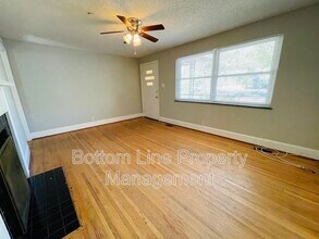 725 Tom Sadler Rd in Charlotte, NC - Building Photo - Building Photo