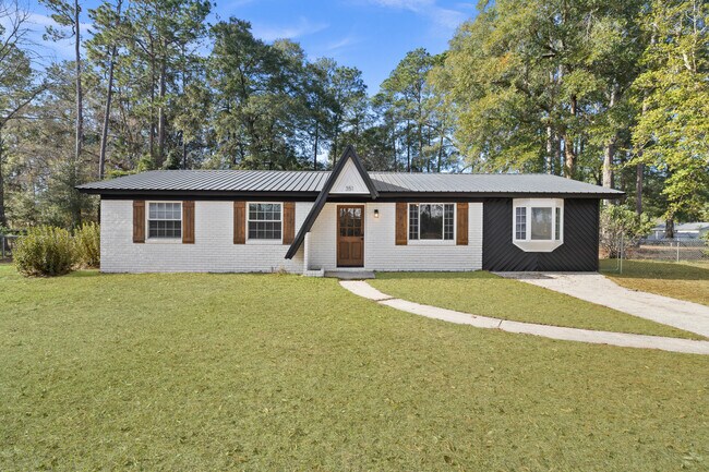 351 Queens Way in Ellabell, GA - Building Photo - Building Photo