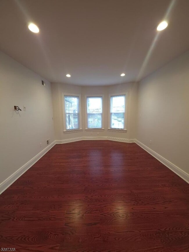 68 May St in Hawthorne, NJ - Building Photo - Building Photo