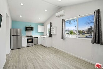 6723 Sheltondale Ave in Los Angeles, CA - Building Photo - Building Photo