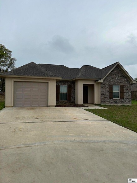 116 Douglas Ln, Unit 367 in Choudrant, LA - Building Photo