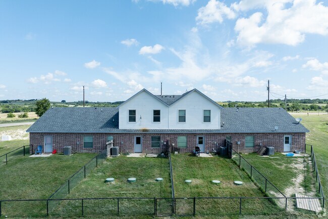 8605 Ellis Dr in Weatherford, TX - Building Photo - Building Photo