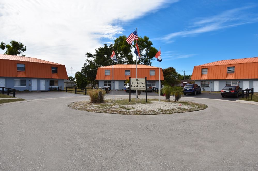 Frankie Court Apartments in North Fort Myers, FL - Building Photo