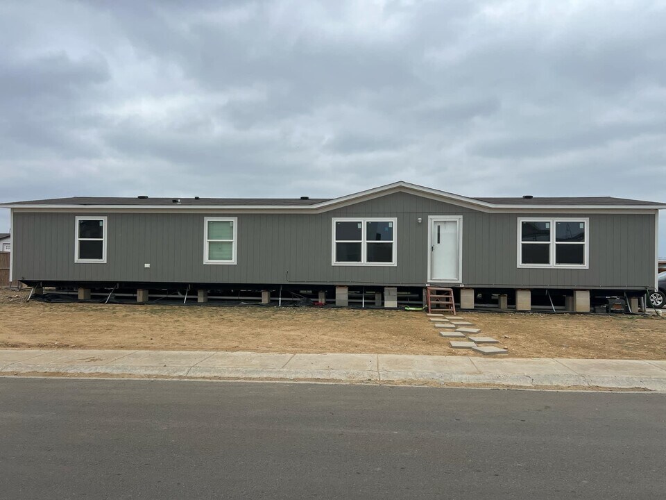 5123 Trujillo St in Laredo, TX - Building Photo