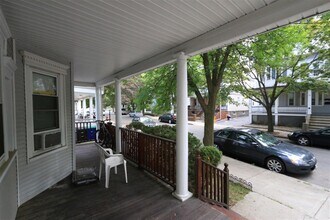 41 Ossipee Rd, Unit 2 in Somerville, MA - Foto de edificio - Building Photo