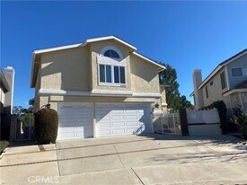 24721 Las Alturas Ct in Laguna Hills, CA - Building Photo