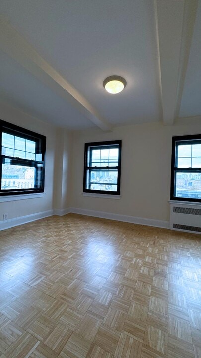 95 Christopher St in New York, NY - Building Photo