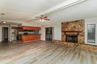 13081 Hanley Dr in Spring Hill, FL - Foto de edificio - Building Photo