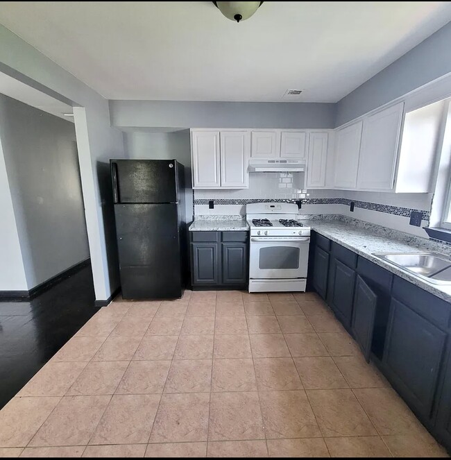 153 S 7th St, Unit 2 in Newark, NJ - Building Photo - Building Photo