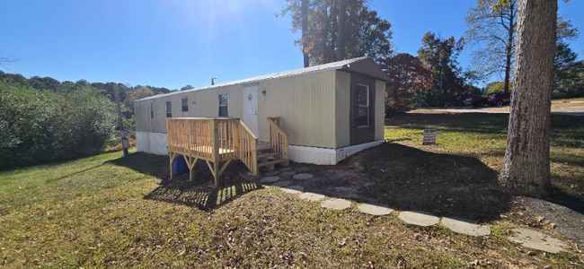 property at 2005 Shaw Ct