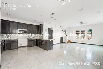 1315 Bodark Dr in Edinburg, TX - Foto de edificio - Building Photo