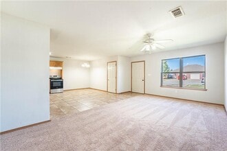 319 E Marietta Ct in Rogers, AR - Building Photo - Building Photo