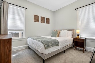 1561 Cordova Ave in Lakewood, OH - Building Photo - Building Photo