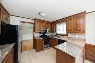 13 Macneill Dr in Southborough, MA - Building Photo - Building Photo