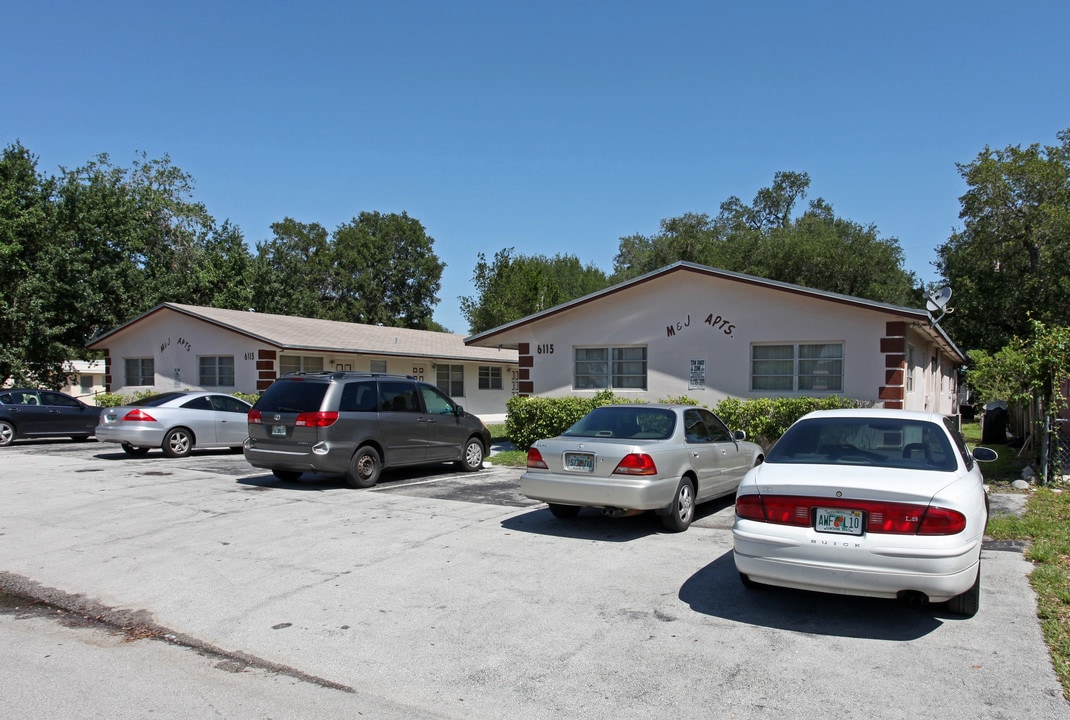 M&J Apartments in Miramar, FL - Building Photo