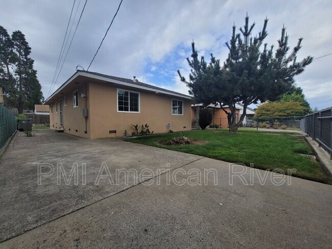 625 Elizabeth St in West Sacramento, CA - Building Photo - Building Photo