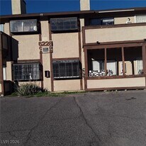 6228 Ilanos Ln in Las Vegas, NV - Building Photo