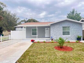 111 W Hanlon St in Tampa, FL - Building Photo