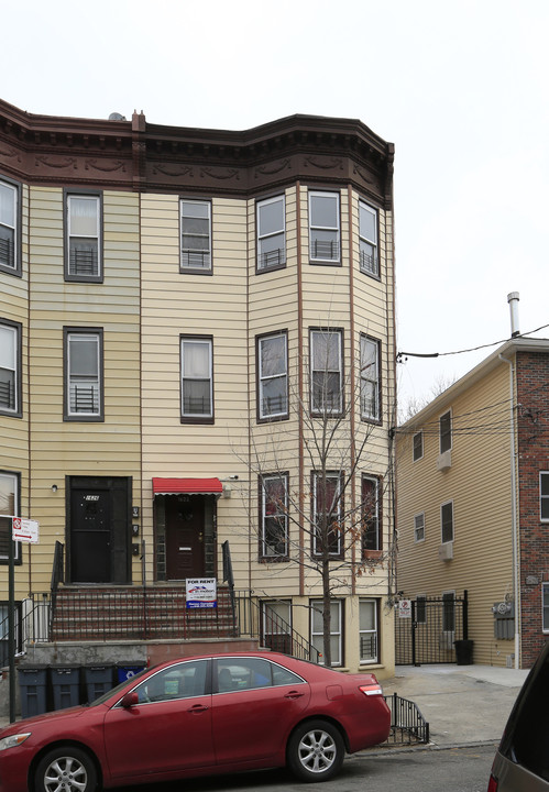 1622 Taylor Ave in Bronx, NY - Building Photo