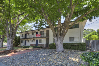 750 B St in Davis, CA - Building Photo - Building Photo