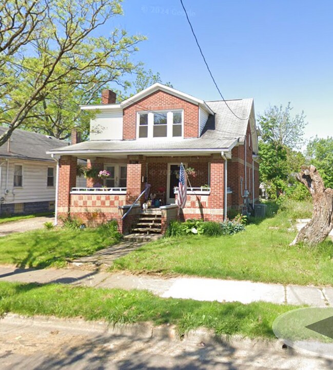 1180 Atwood Ave, Unit 2 in Akron, OH - Building Photo