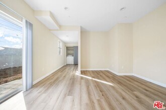 1002 E 33rd St in Los Angeles, CA - Building Photo - Building Photo