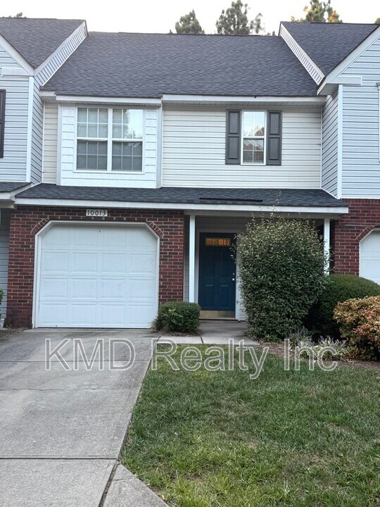 10013 University Park Ln in Charlotte, NC - Building Photo