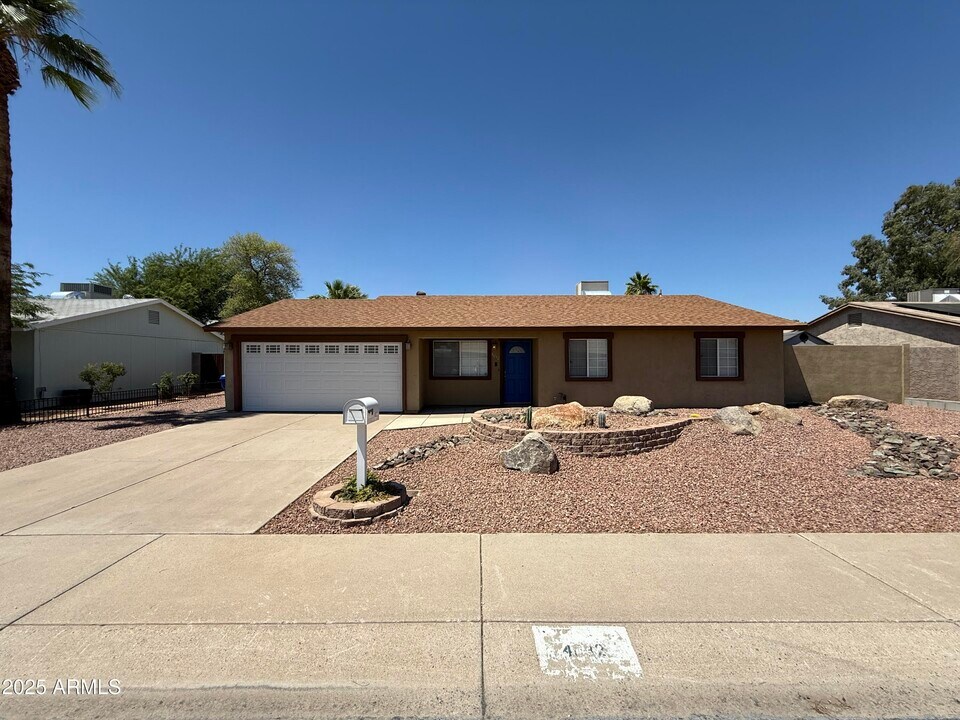 4032 E Hartford Ave in Phoenix, AZ - Building Photo