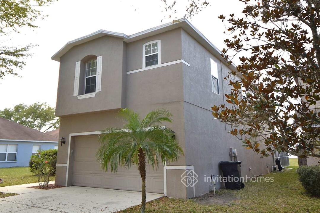 10327 Boyette Creek Blvd in Riverview, FL - Foto de edificio