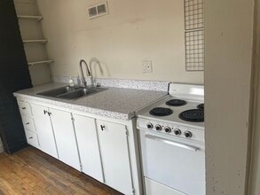 38 Comfort St, Unit UP in Rochester, NY - Foto de edificio - Building Photo