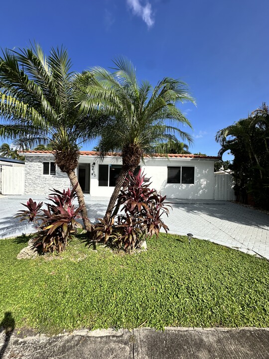 2615 Sherman St in Hollywood, FL - Building Photo