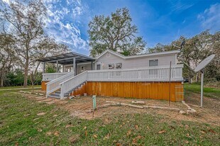 2020 Cu Chi Ln, Unit 280 Van Buren Ave in Hempstead, TX - Building Photo