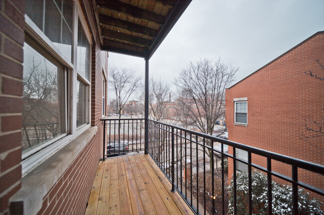 301 W Goethe St, Unit 103 in Chicago, IL - Building Photo - Building Photo