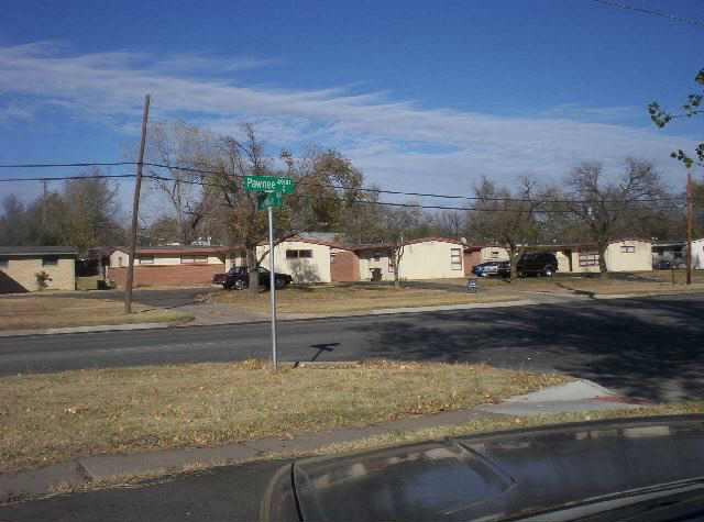 5014 E Pawnee in Wichita, KS - Building Photo