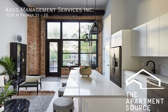 3229 W Palmer St, Unit 10 in Chicago, IL - Building Photo - Building Photo