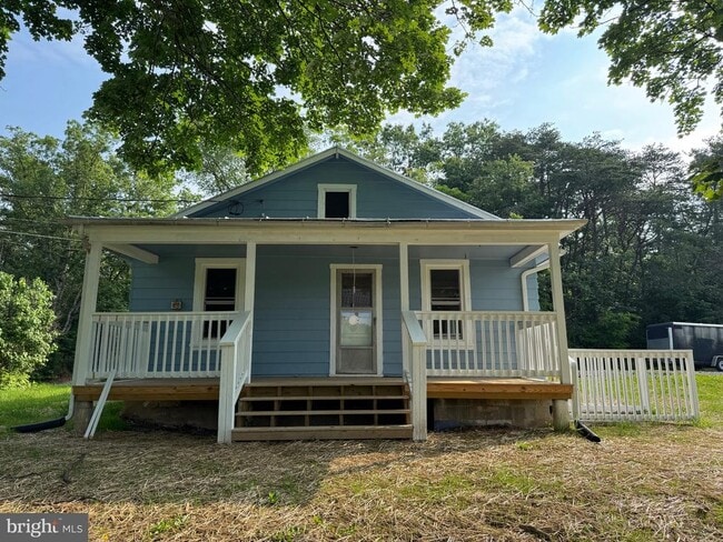 property at 122 Chandler Ct