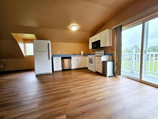 453 Addison Square in Kalispell, MT - Building Photo - Building Photo