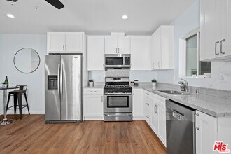 13347 Friar St in Los Angeles, CA - Building Photo - Building Photo