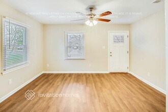 9924 Starwood Dr in Charlotte, NC - Foto de edificio - Building Photo