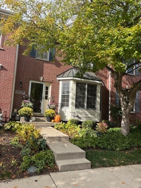 property at 0N326 Baker Dr