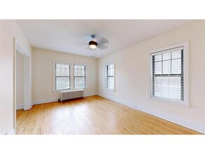 214 E 19th St in Minneapolis, MN - Building Photo - Building Photo