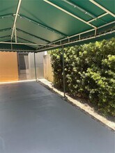 10811 SW 48th Terrace-Unit -B in Miami, FL - Foto de edificio - Building Photo