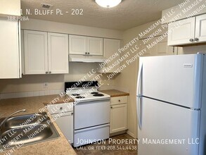 1461 N Bluff Pl in Boise, ID - Building Photo - Building Photo